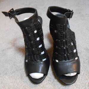 Women's NWT "Jasmin" black wedge sandals, size 7.